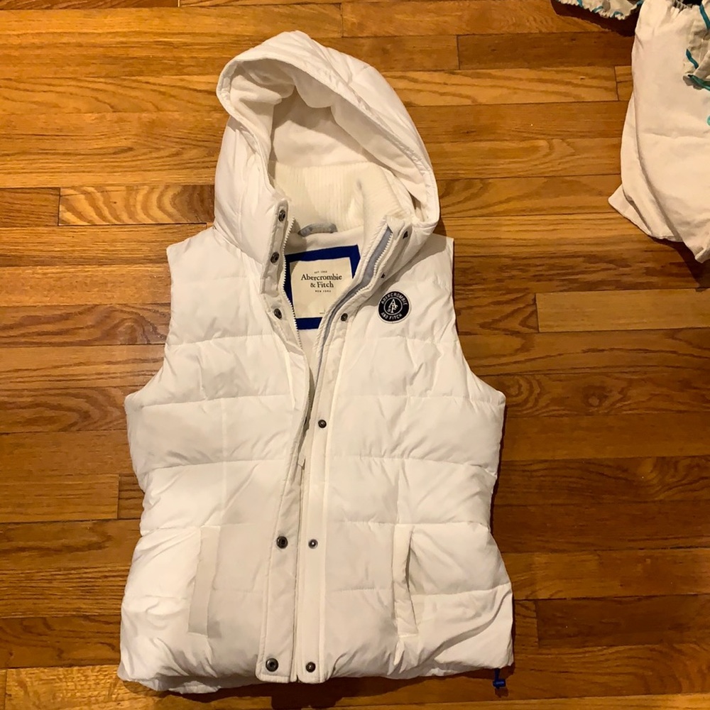 A&F Women’s Puffer Vest